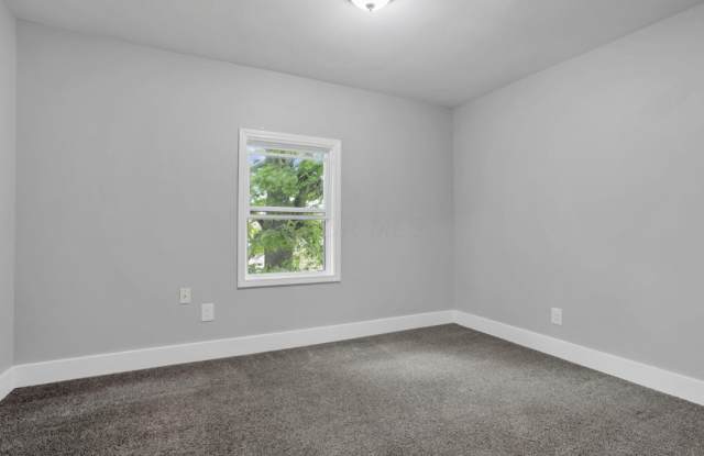 520 N Madriver St photos photos