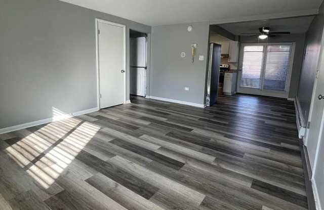 Beautifully Renovated 2 Bedroom Apartment with In-Unit Laundry & A/C photos photos Beautifully Renovated 2 Bedroom Apartment with In-Unit Laundry & A/C photos photos