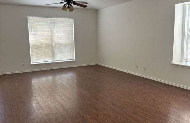 5601 Timber Star Gallery 4