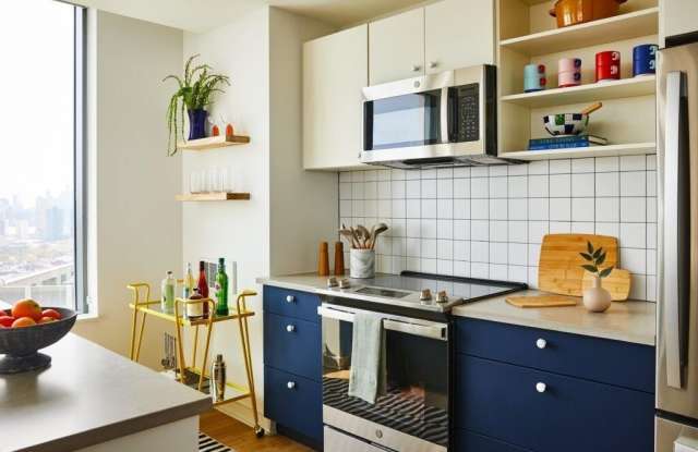 595 PAVONIA AVE - 595 Pavonia Avenue, Jersey City, NJ 07306