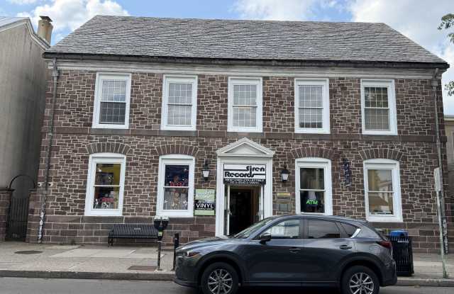 25 E STATE Street Gallery 2