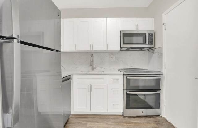 299 SW 7th Street unit: 1040 photos photos