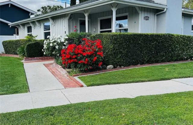 22206 Kittridge Street photos photos