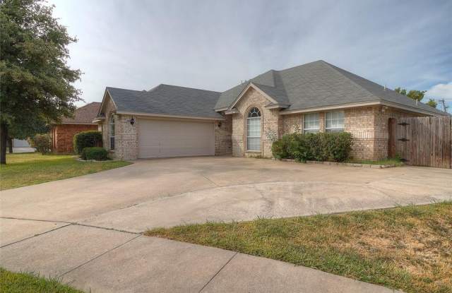7655 Cypress Court - 7655 Cypress Court, North Richland Hills, TX 76182