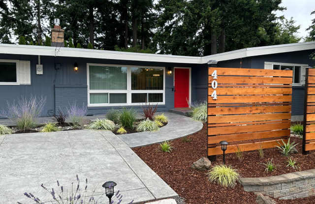 Completely Remodeled 4-Bedroom Shoreline Home photos photos