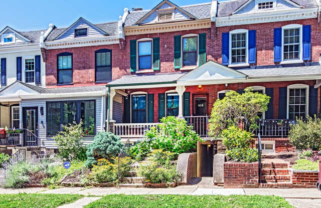Charming and unique 3 bedroom, 3 bath townhome near Brandywine River and Zoo photos photos