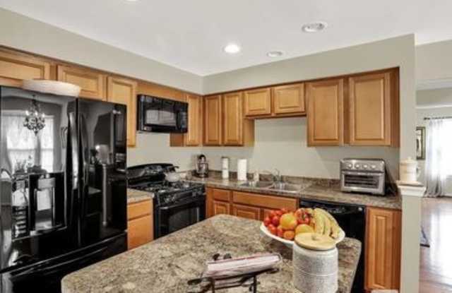 822 Blossom Dr Gallery 2