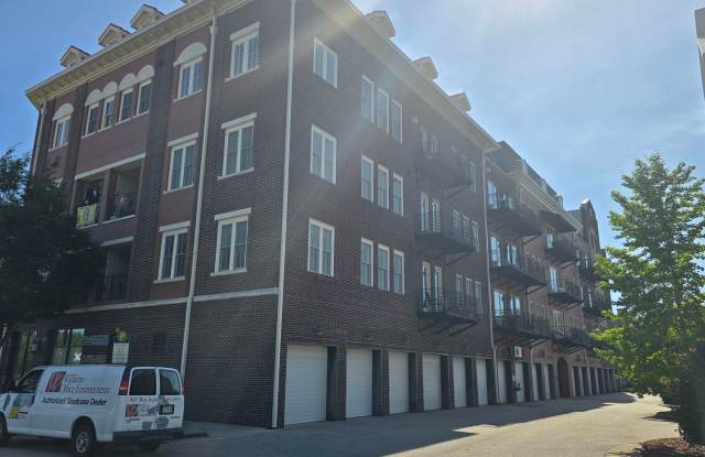 NEW LISTING!!!!! Gallery 3