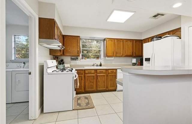 6958 ORLEANS Avenue Gallery 4