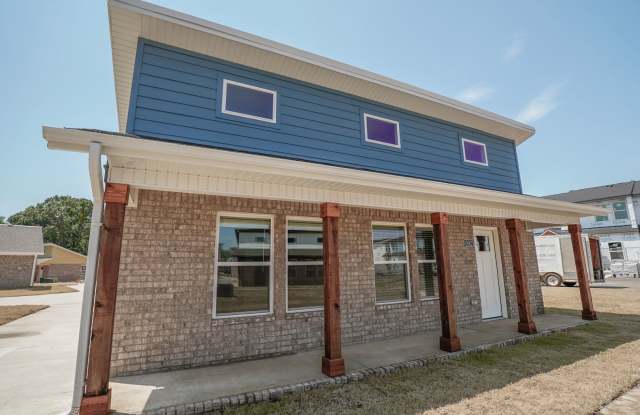 2 Bedroom 2 Bath home located in Fayetteville! Gallery 1