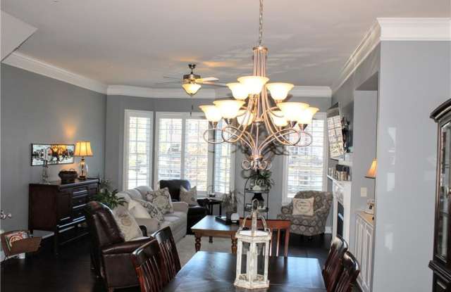 435 Rose Garden Ln Gallery 3
