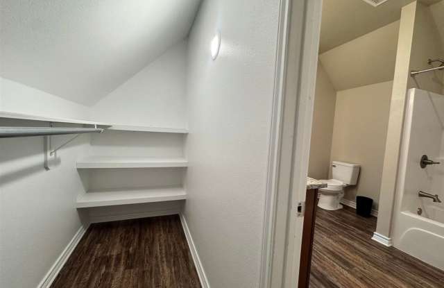 Ready for move in 3 Bedroom in Gladewater Gallery 4
