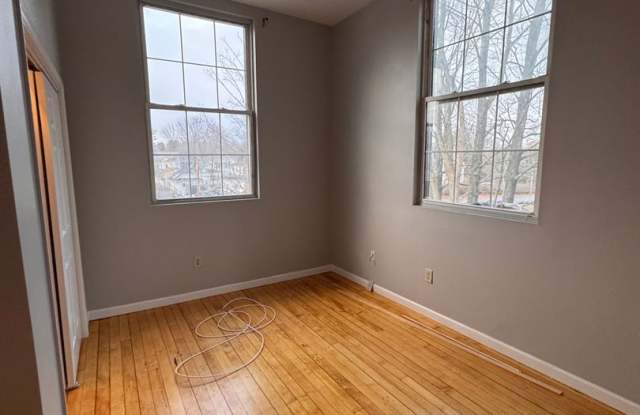 Derry NH- 1 Bedroom Gallery 1