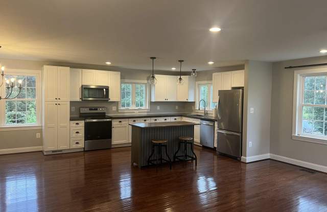 14908 LEE Highway Gallery 2