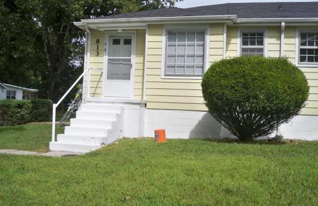 813 Robb Ave - 813 Robb Ave, Clarksville, TN 37040