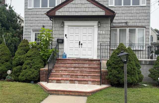 888 Cambridge Road photos photos