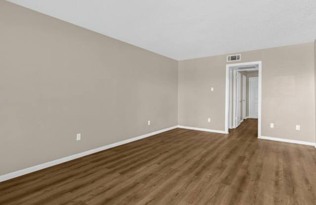 Hickory Apartments Gallery 4