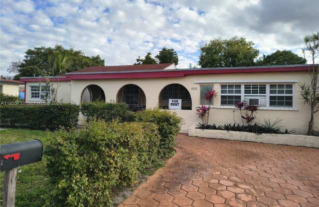 1030 NW 106th St photos photos