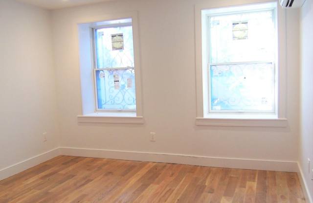 129 Quincy Street Gallery 4