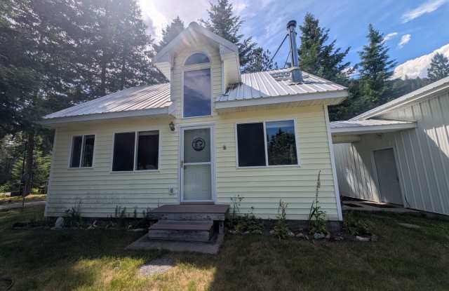 3 Bedroom, 1 bathroom Home on Secondary Bead Lake Lot Gallery 3