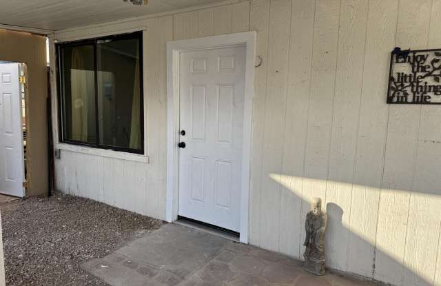 328 N 11th Place photos photos