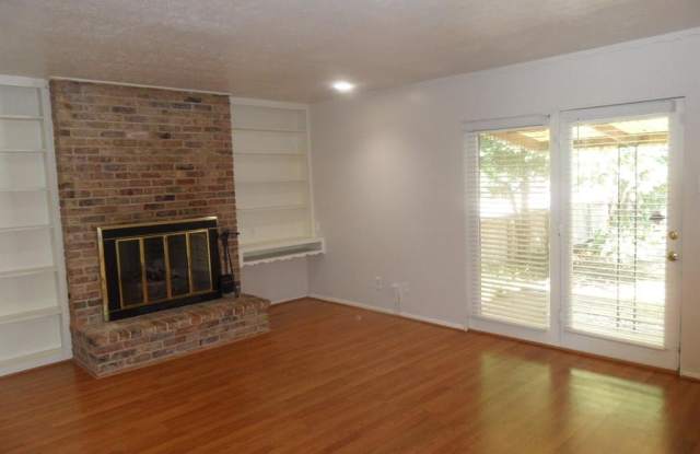7044 Kingsbury Drive Gallery 4
