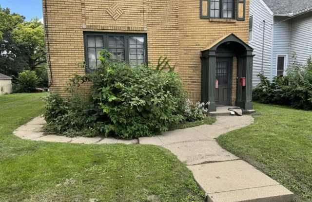 907 15th Street -2 photos photos