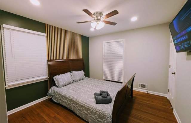 460 Holt Road NE photos photos