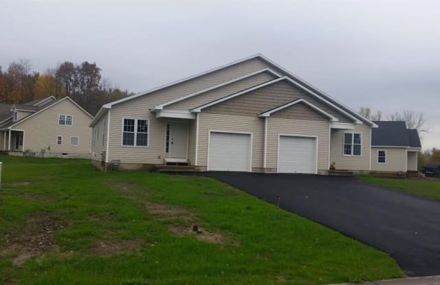 5585 St Elmos Drive - 5585 Saint Elmos Drive, Brewerton, NY 13029