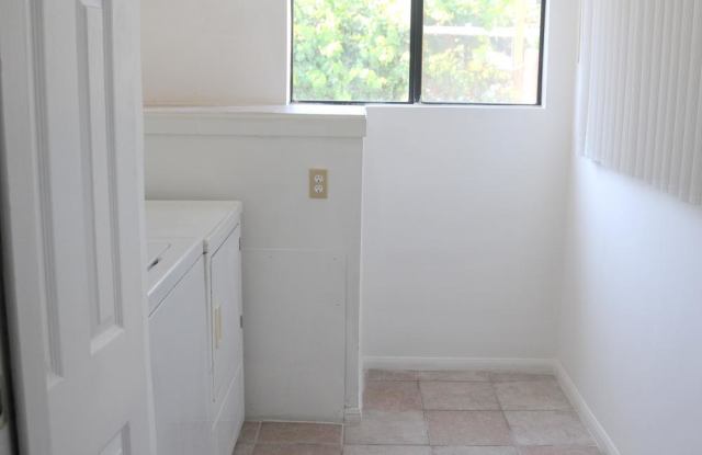 6828 Yolanda Avenue Gallery 3