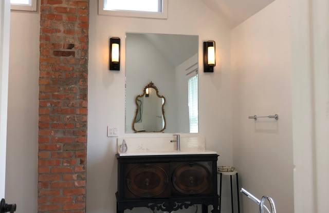 3931 Central Street - 3931 Central Street, Kansas City, MO 64111