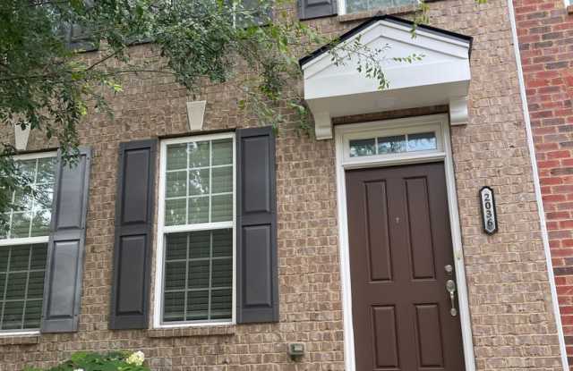 Gorgeous luxury 2BD/2.5BA M'boro townhome across from MTSU! photos photos