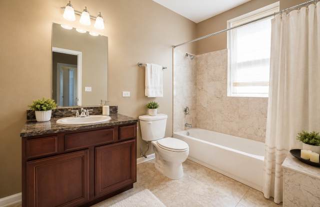 4731 S Ingleside Avenue Gallery 2