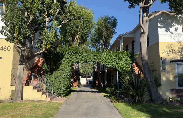 SPACIOUS 1 BEDROOM 1 BATH UPSTAIRS LOCATED NORTH OF DOWNTOWN LONG BEACH photos photos