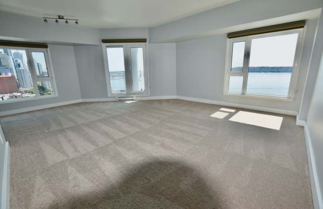 Stunning Belltown Penthouse w/ Ocean Views - 121 Vine Street, Seattle, WA 98121