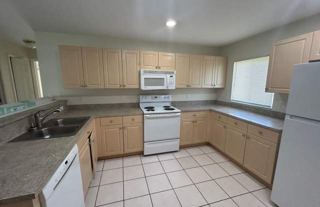 3/2 Spacious home all tile off SR 82 photos photos
