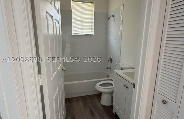 18734 SW 28th Ct Gallery 4