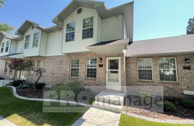 3 Bed / 2.5 Bath Town Home w/ 2 Car Garage - GREAT LOCATION! - Idaho Falls photos photos