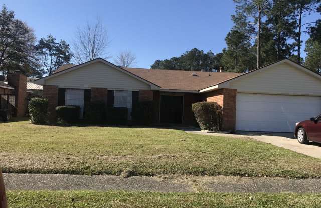 Huge Fenced Yard! Gallery 1