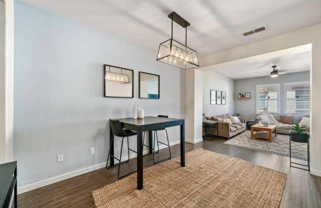 Beautiful 2 bed 2 bath located in Elk Grove! Gallery 4
