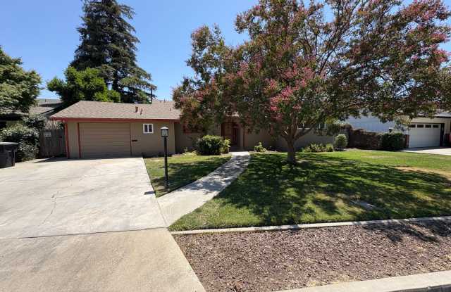 Visalia 2 Bed 2 Bath available now. photos photos