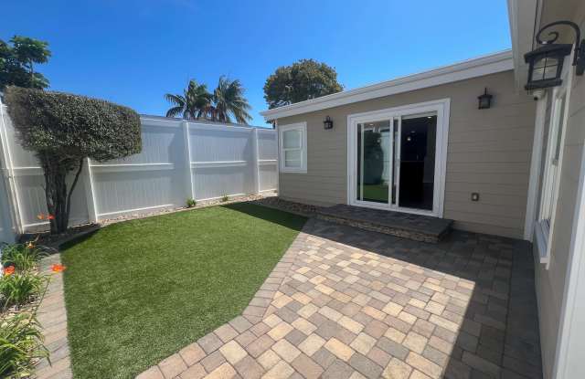 1708 Chatsworth Boulevard Gallery 2