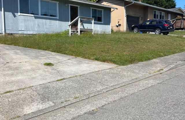 2 Bedroom 1 Bath Mckinleyville House with Large Yard! photos photos