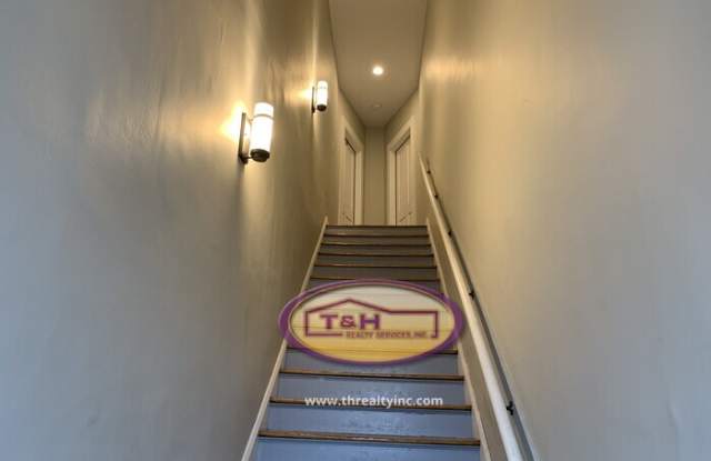 4846 North College Avenue Gallery 4