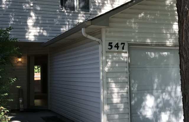2 bedrooms 1.5 bathroom with large living room, large kitchen PLUS 1 car garage. Bedrooms are huge photos photos