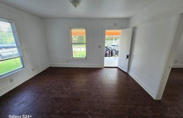 Now Only $899! Affordable 3-Bedroom Home Near Downtown Beaumont Gallery 4