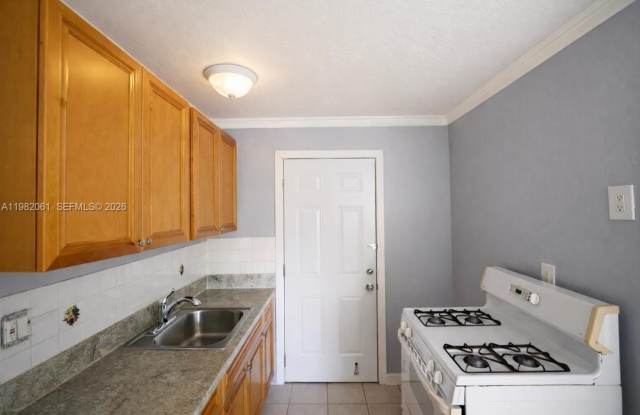 6337 W Flagler St photos photos