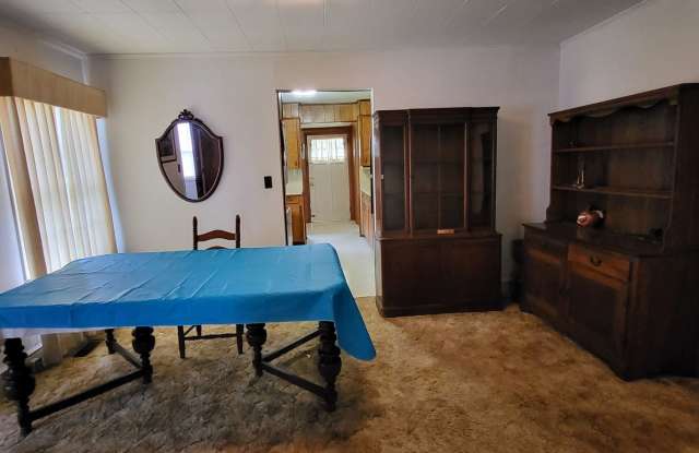 2-bedroom, 1-bath partially furnished home Gallery 4