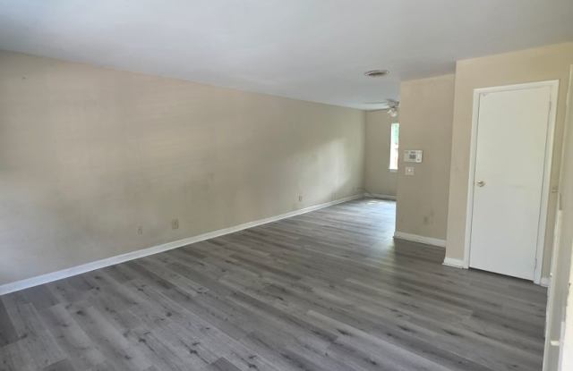 1769 Tall Pines Circle Gallery 3