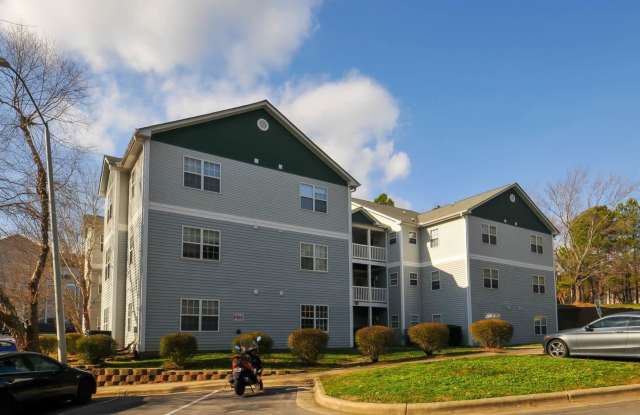 Private Room and Bathroom in Spacious 4 Bed 4 Bath Apartment near NCSU  Downtown Raleigh! Available Now! photos photos